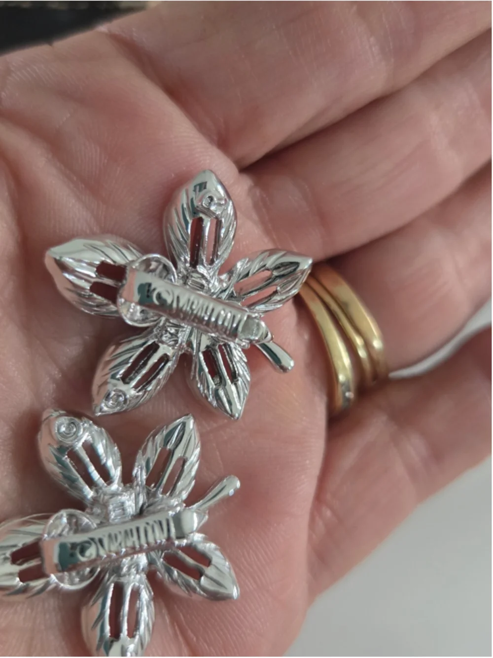 Vintage Sarah Coventry Silver Toned Brooch and Earring Set, One Size